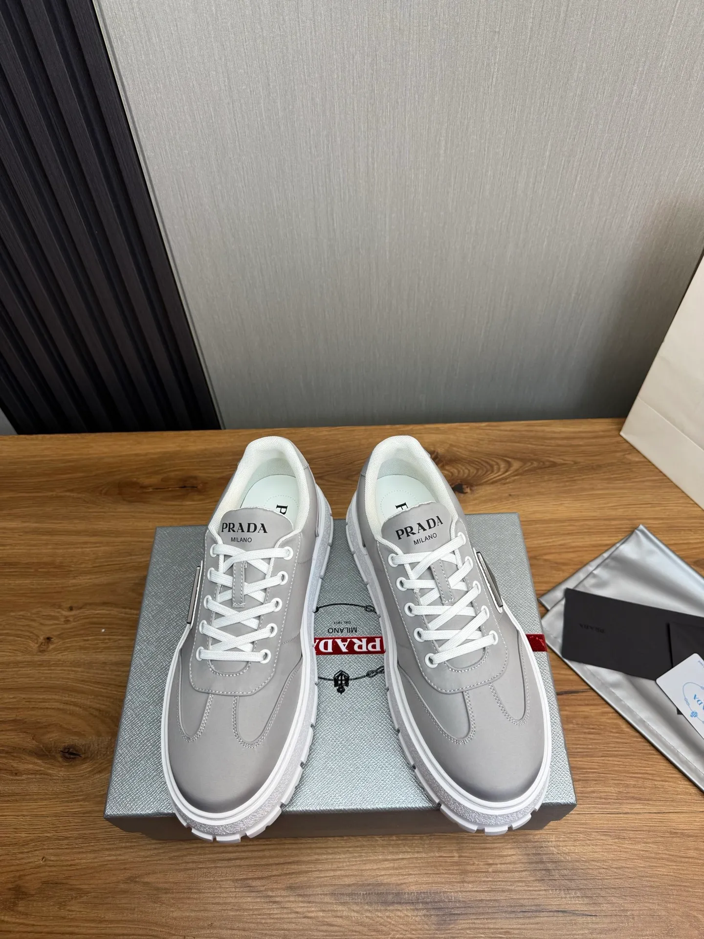 Men's shoes 💰560💰 [PRADA] Popular men's shoes shipped 👏Official website synchronized ⬆️Original imported waterproof fabric + cowhide lining, 1⃣️:1⃣️reproduction, original sole, 38-45 (45. Customized, non-refundable)